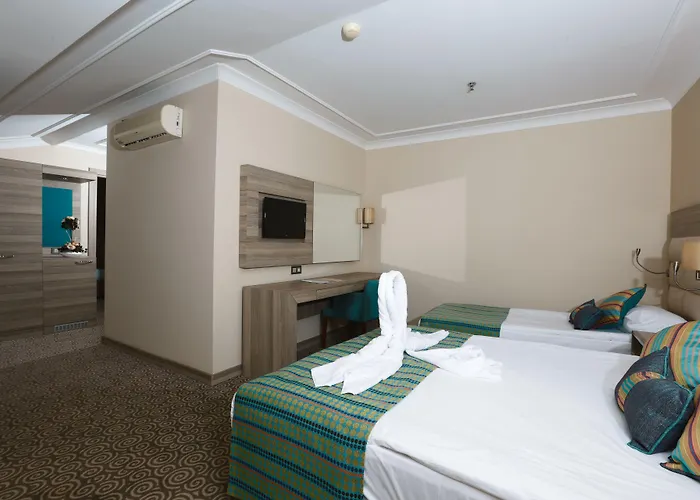 Hotell Insula & 5*