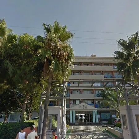 Insula & Hotel 5*